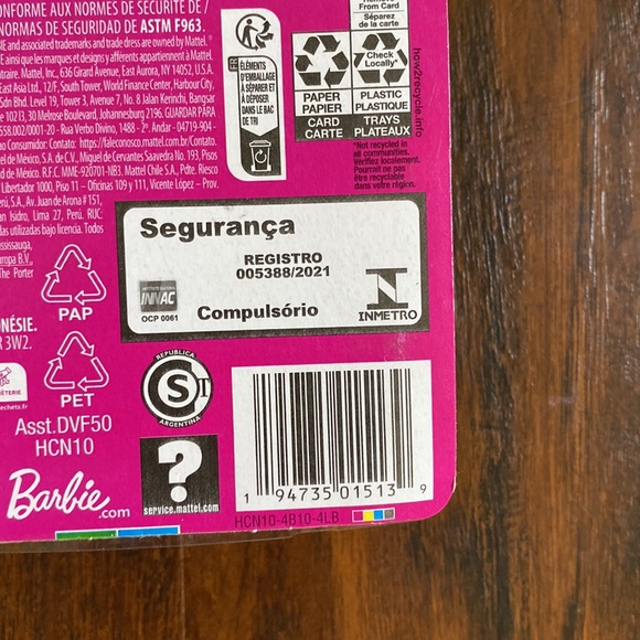 3 NWT Diverse Barbie 3 Doll Bundle| Photographer | Boss | Beach Babe - Picture 8 of 8